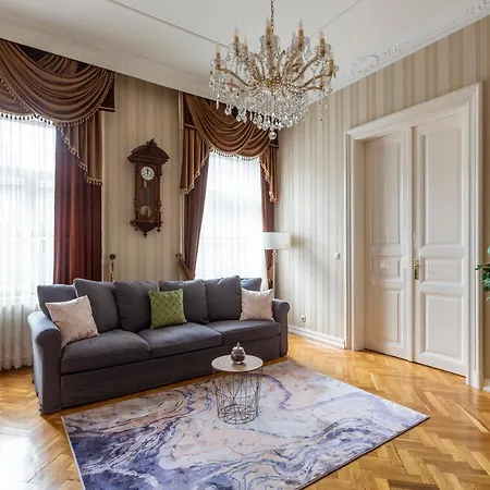 Apartment Luxury Next To The New York Cafe *
